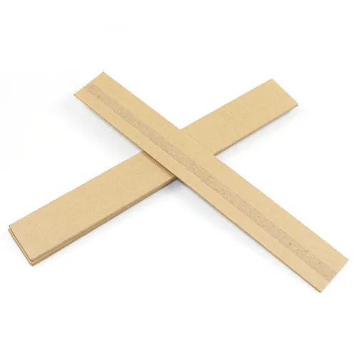 Platt hörnskydd av papper